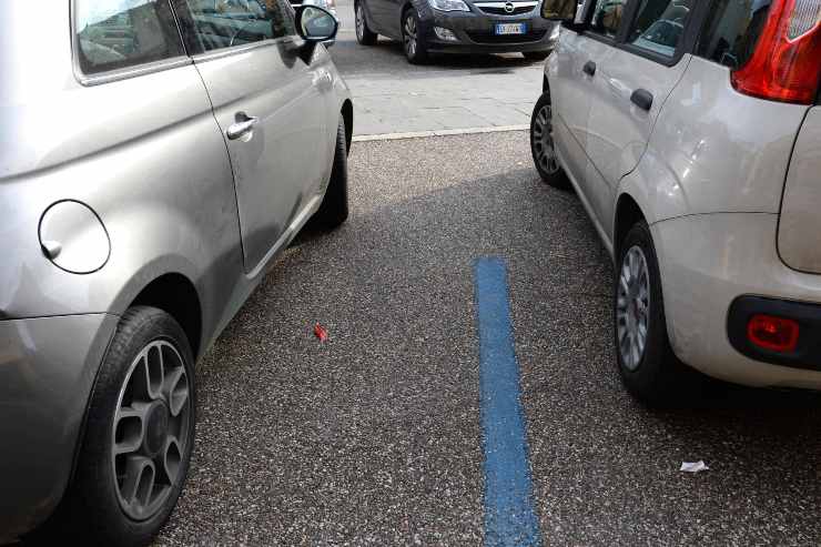 Parcheggio strisce blu gratis bella novità