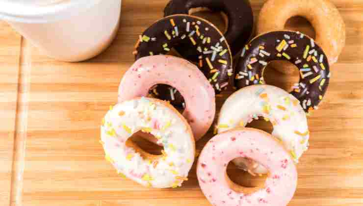 DONUTS ricetta ciambelle americane fatte in casa