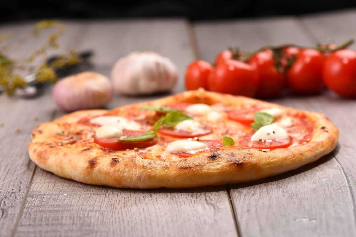 pizza in padella senza lievito ricetta